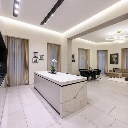 Luxurious High-end Grand In The Center Of * Budapest
