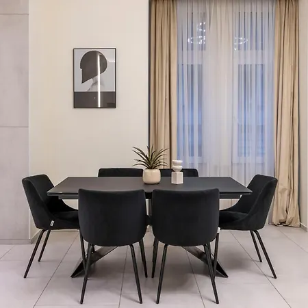 Luxurious High-end Grand In The Center Of *