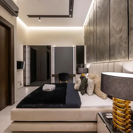 Luxurious High-end Grand In The Center Of Будапешт