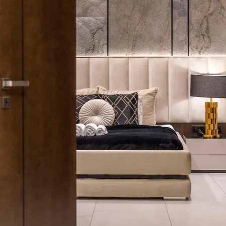 Luxurious High-end Grand In The Center Of Будапешт