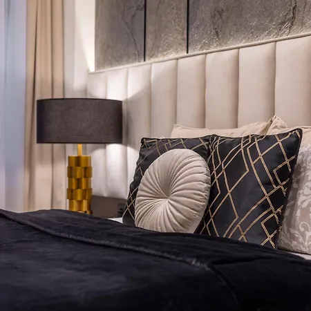 Апартаменты Luxurious High-end Grand In The Center Of