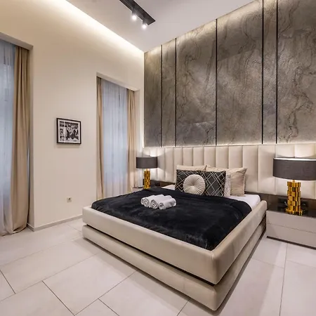Luxurious High-end Grand In The Center Of *
