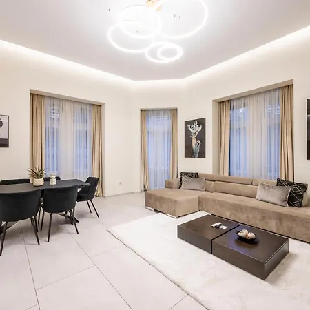 Luxurious High-end Grand In The Center Of Budapest