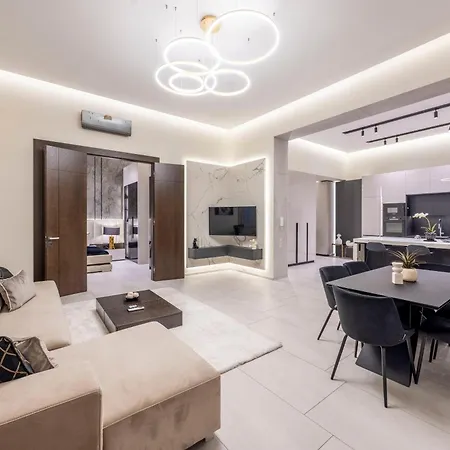 Luxurious High-end Grand In The Center Of Будапешт