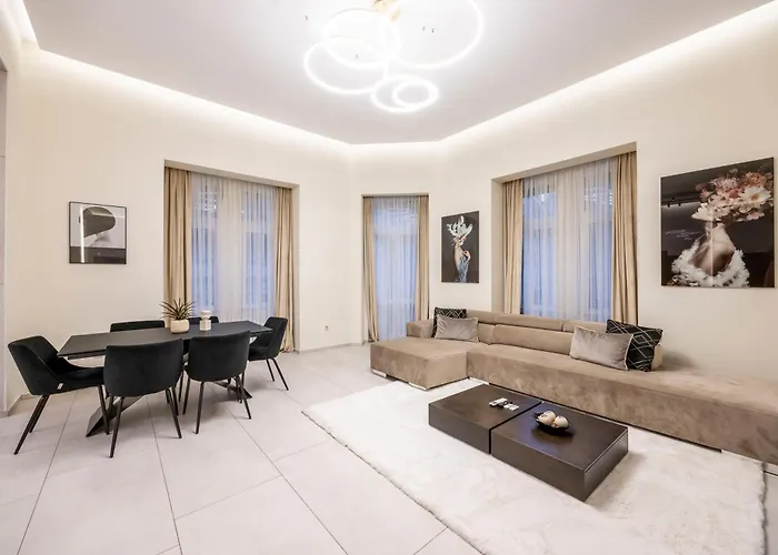 Luxurious High-end Grand In The Center Of Budapest