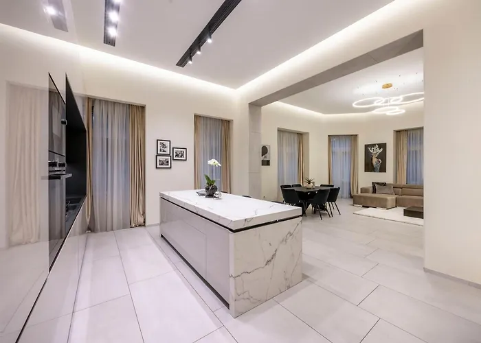 Luxurious High-end Grand In The Center Of * Budapest